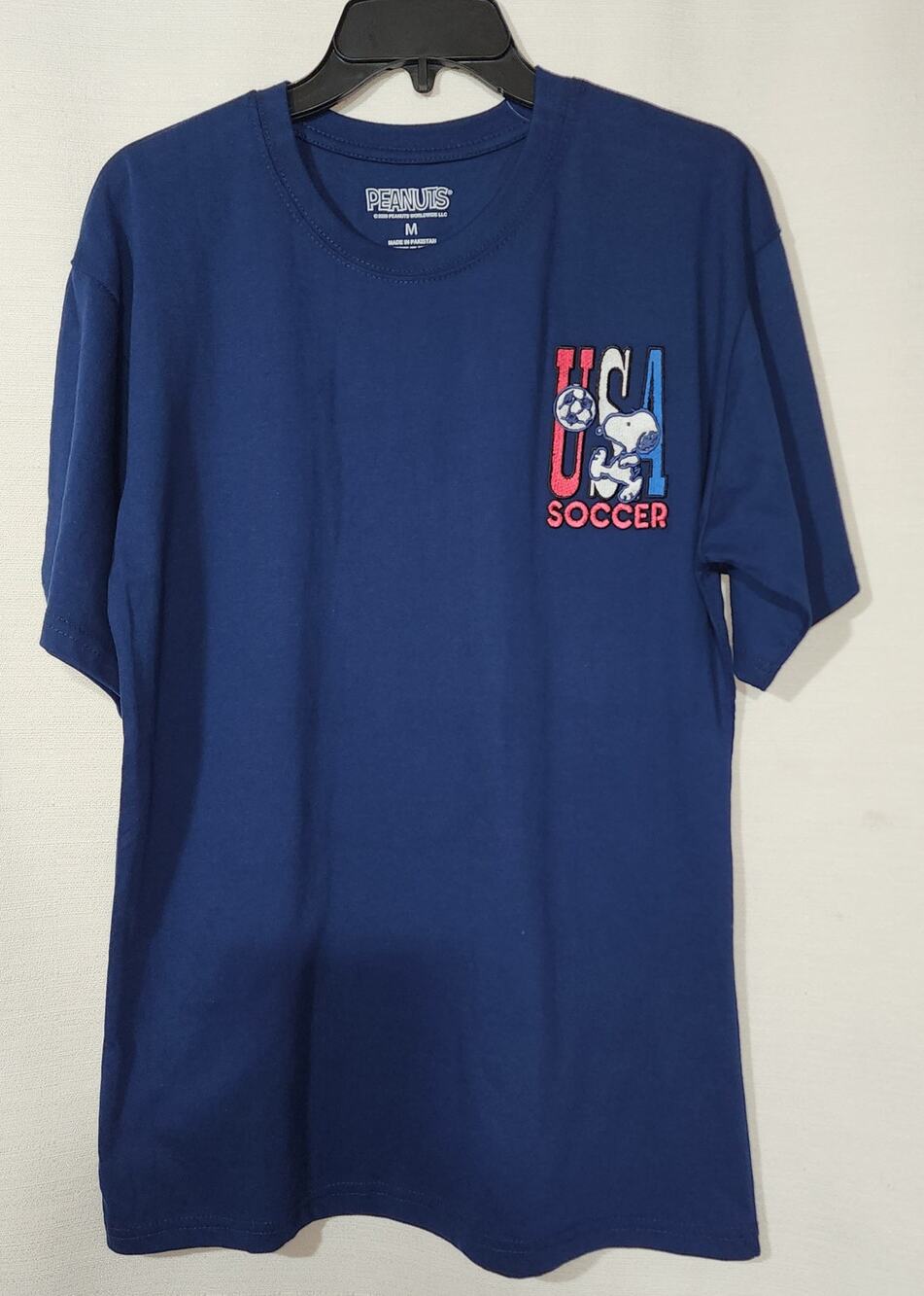Snoopy ''U.S.A Soccer'' men's medium shirt